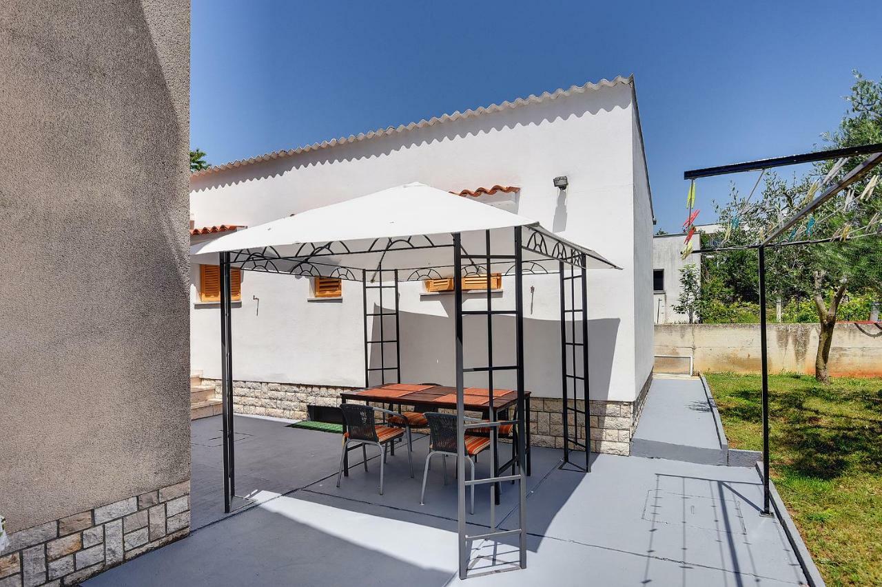 Holiday Home Mihael Медулин Экстерьер фото