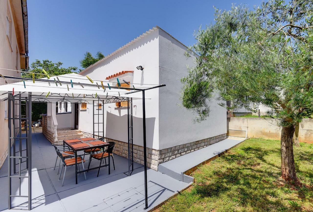 Holiday Home Mihael Медулин Экстерьер фото
